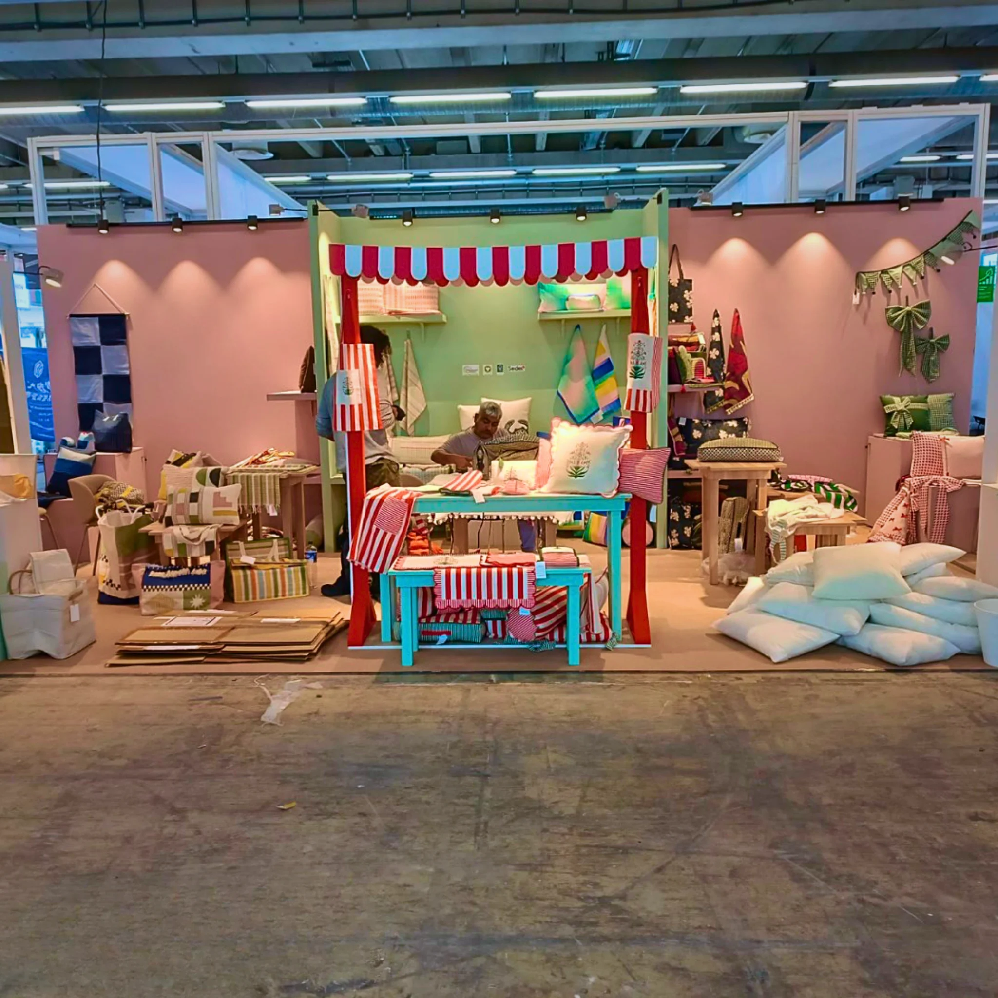 Strefa home decor — ekspozycja wnętrz